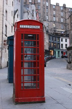 red telephone booth 