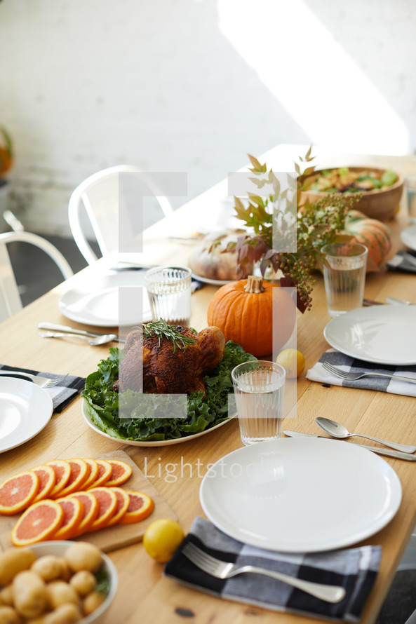 Thanksgiving table 