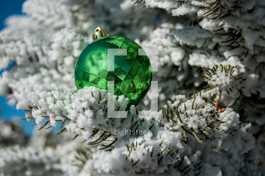 Christmas ornament and snow 
