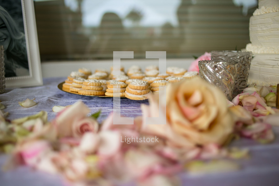 cookies at a wedding reception 