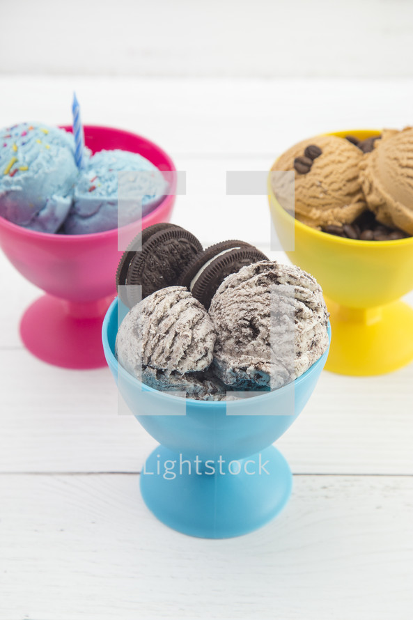 cups of ice cream 