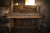 An old broken piano. 