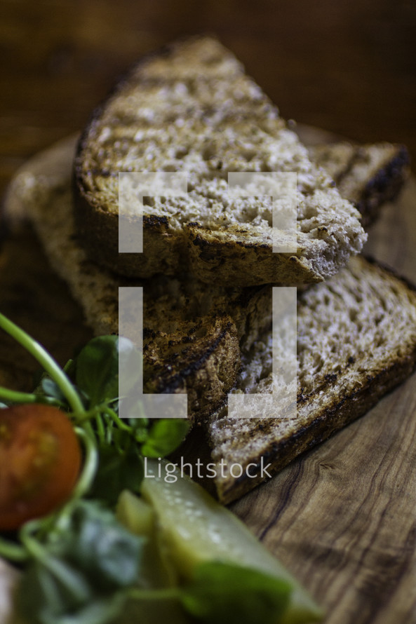 toasted bread 