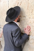 kissing the western wall 