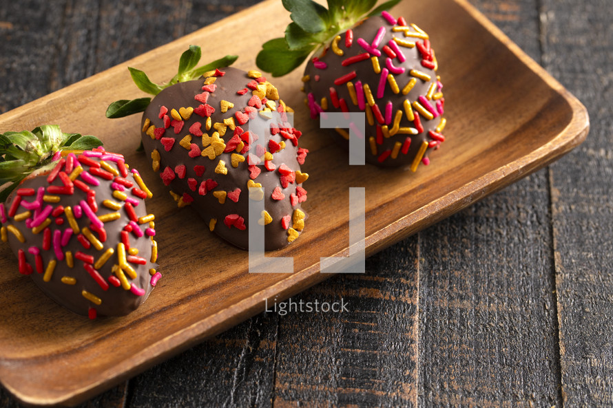 chocolate covered strawberries with sprinkles 