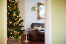 decorated Christmas tree in a family room 