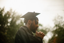 praying graduate 