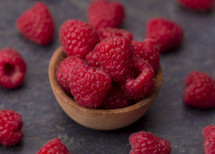 raspberries in a bowl 