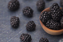 bowl of blackberries 