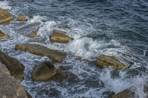 huge breakwater stones 