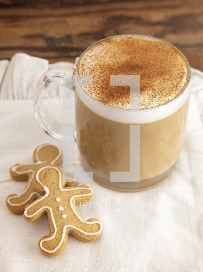 hot cocoa and gingerbread cookies 