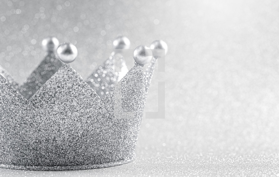 A Classic Royal Crown - silver sparkles