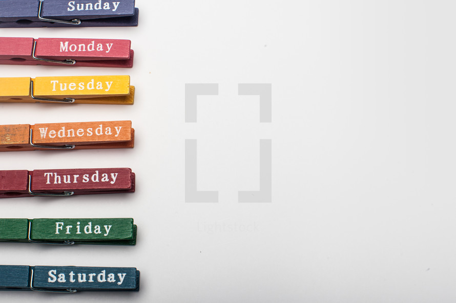days of the week on clothespins 