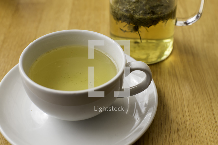 green tea in a mug 