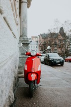red scooter 