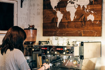 barista making an espresso 