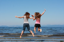 beach jump sisters