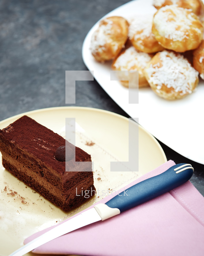 chelate cake and eclairs 
