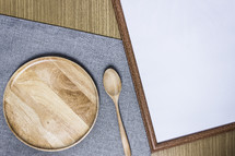 wooden plate, spoon, blank sign 