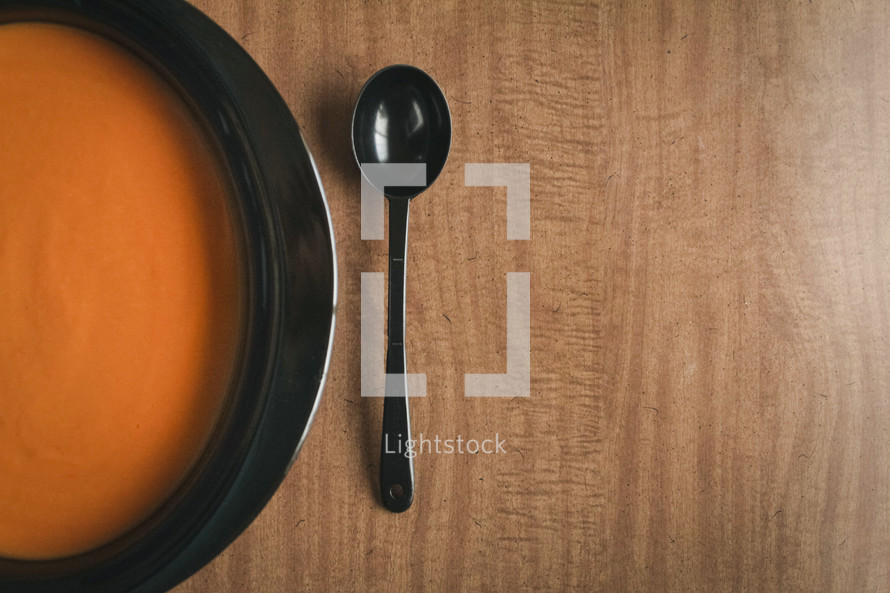 crock pot of butternut squash soup