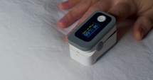 monitoring oxygen saturation 