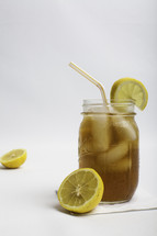 iced tea with lemon