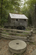 water wheel on an old mill 