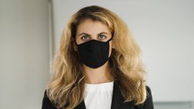 businesswomen wearing a face mask 