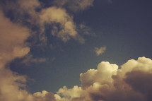 Clouds and Sunlight in a blue sky | Heaven | Glory 