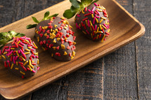chocolate covered strawberries with sprinkles 
