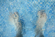 feet under water 