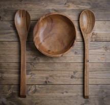 wooden spoons and bowls 