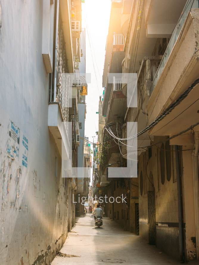 city alleyway in India with