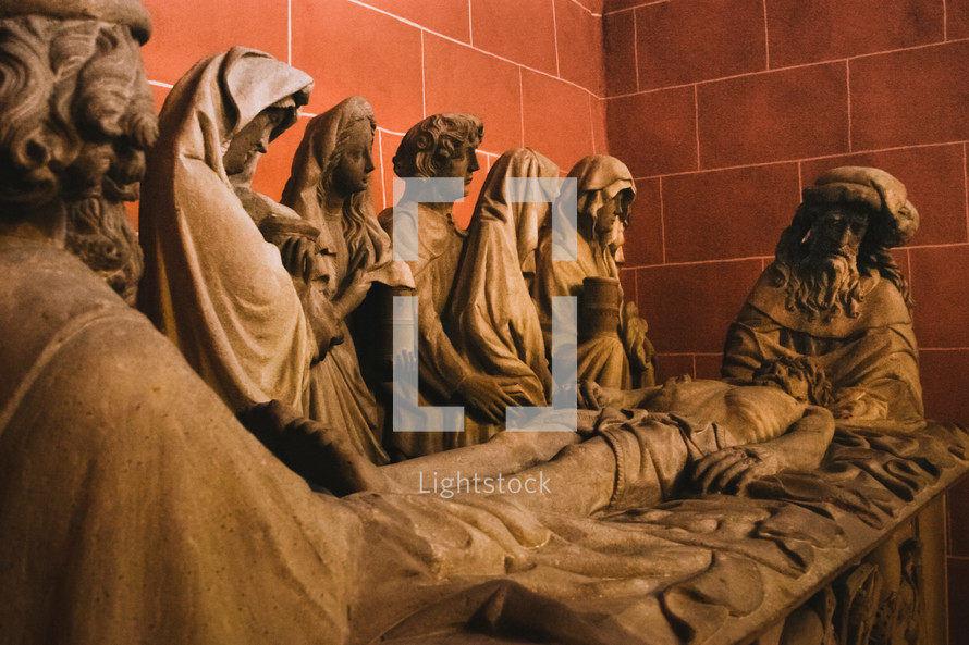statues of the burial of Christ 