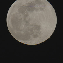 airplane and super moon 