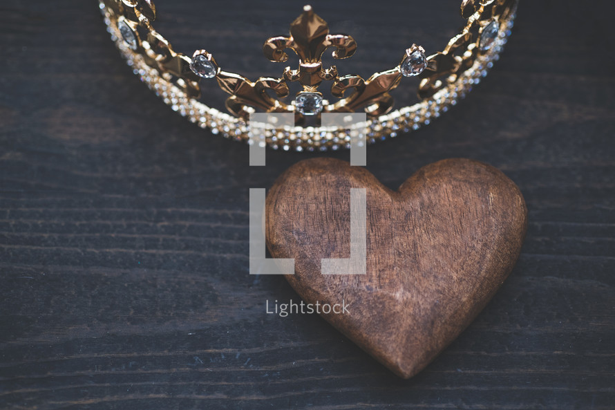 king's Crown and stone heart 