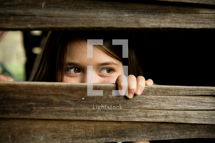 peeping girl child