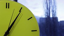 Yellow clock Time lapse