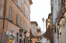 buildings along the narrow streets of Rome 