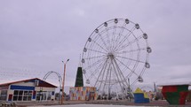 timelapse wheel Ferris in the park