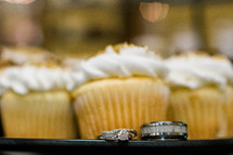 wedding rings and cupcakes 