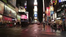 Time-lapse of Times Square at night 
