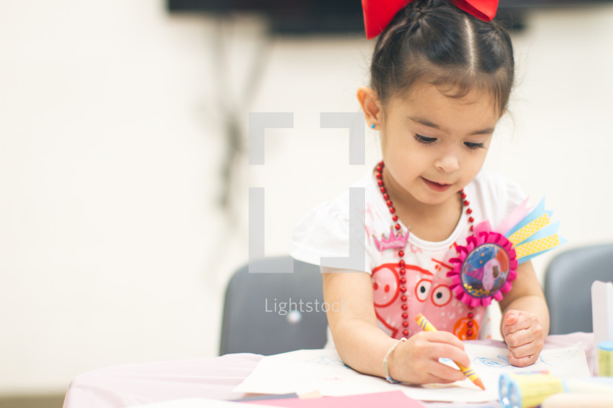 toddler girl coloring 