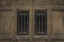 wooden doors in Italy 