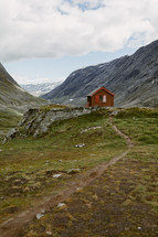 a cabin in a valley in Norway 