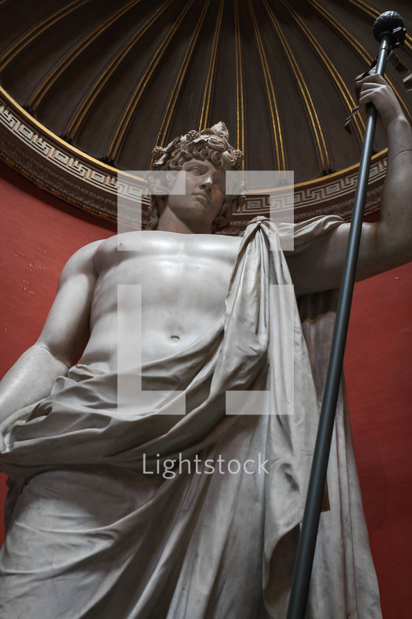statue in a toga in Rome 