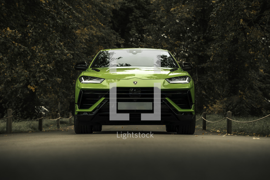 Lamborghini Urus, green SUV, super car, sports car, powerful, race car, new supercar, Lambo, luxury vehicle
