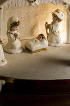 porcelain nativity scene figurines 