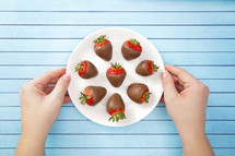 chocolate covered strawberries 