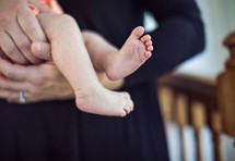 infant feet 